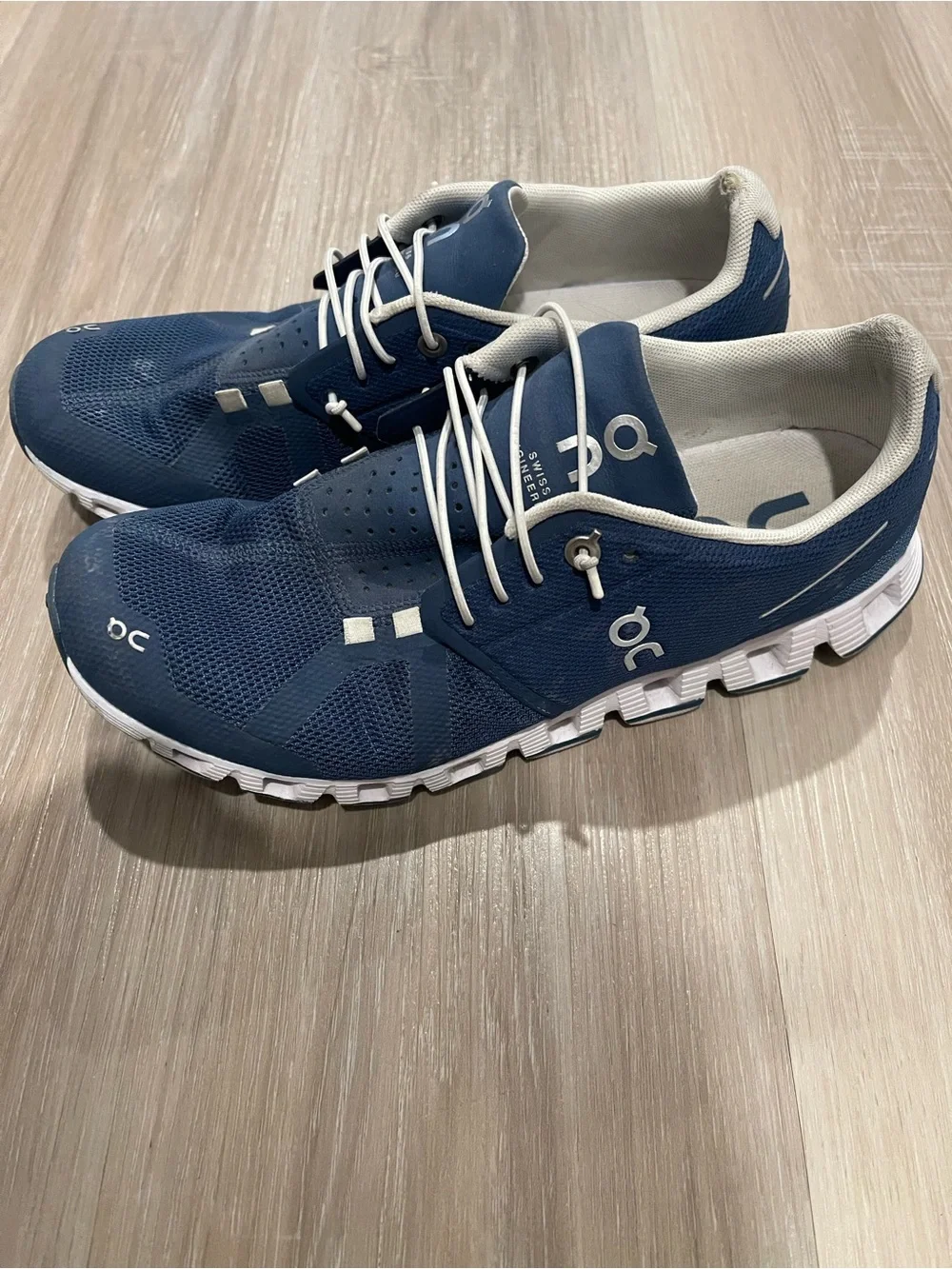 On Running women Cloud Running Sneakers - Navy with White Accents - Picture 3 of 6